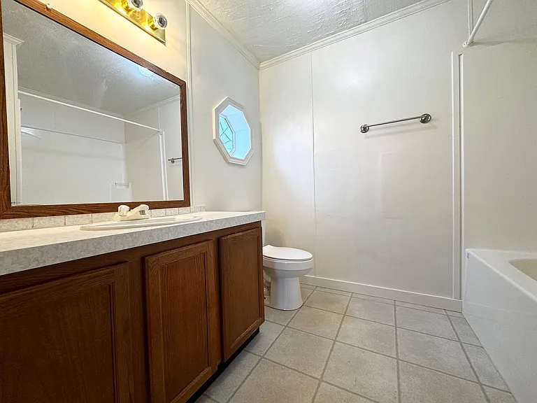 18242 Loyalty Ln — Photo 9