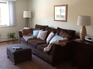 9 Hallmark Gdns APT 5, Burlington, MA 01803