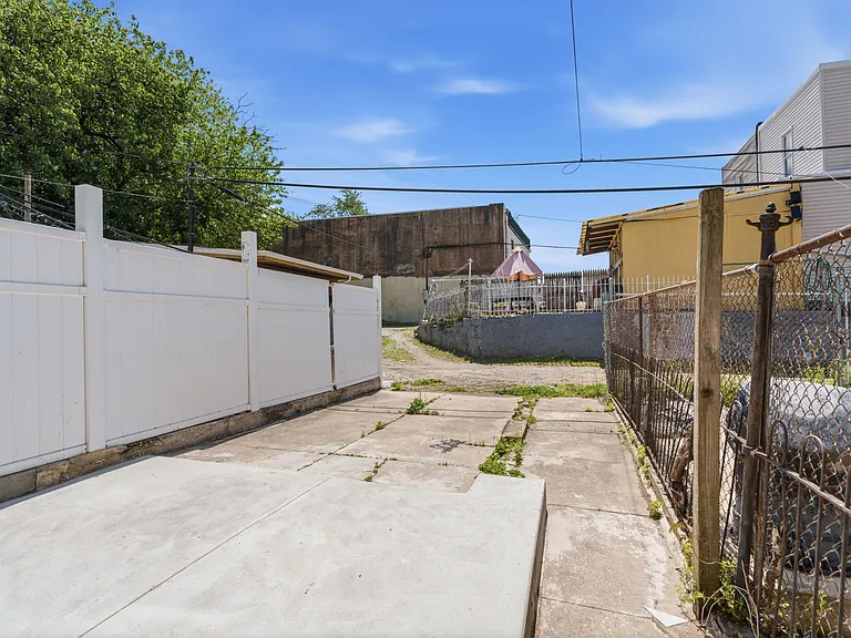 5062 Homestead St — Photo 31