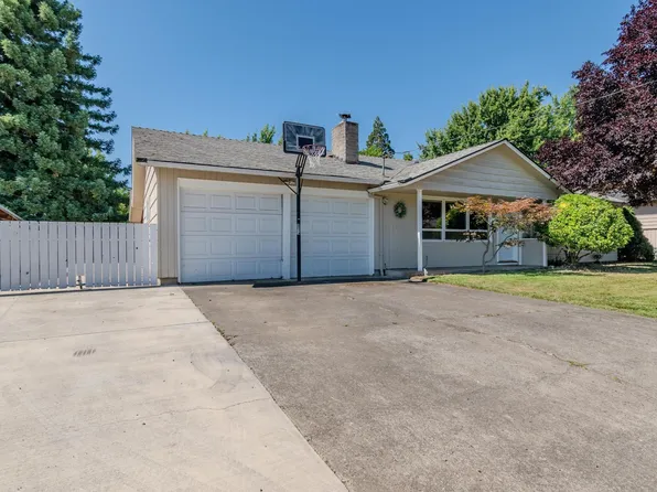 104 Windsor Way, Central Pt, OR 97502