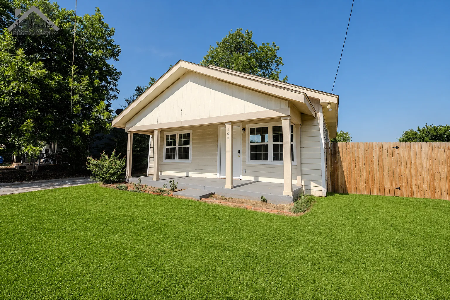 3 bed, 1000 sqft, $1,295 — Photo 1