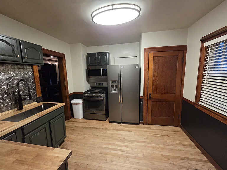 710 Harlan Ave NE — Photo 4