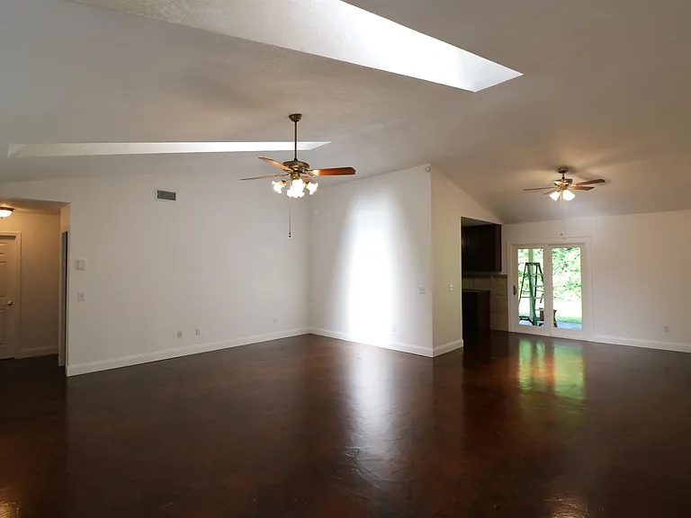 4225 Oak Ln — Photo 5