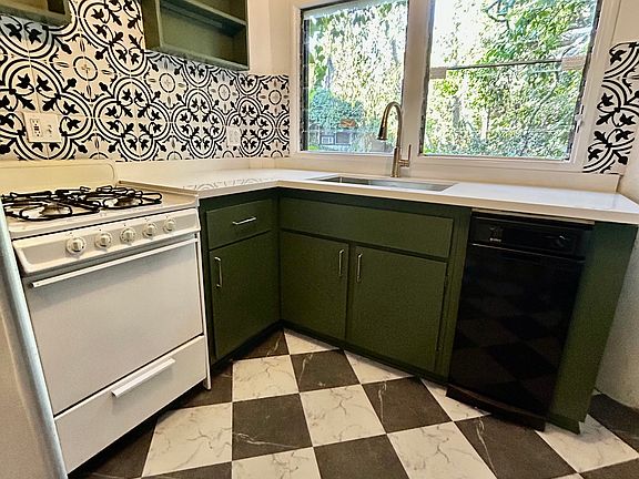 5th image of 2130 Vista Del Mar St #6