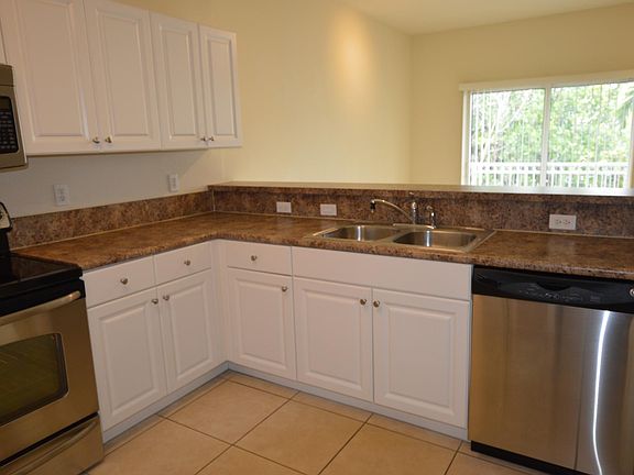 4th image of 11403 NW 89th St APT 218