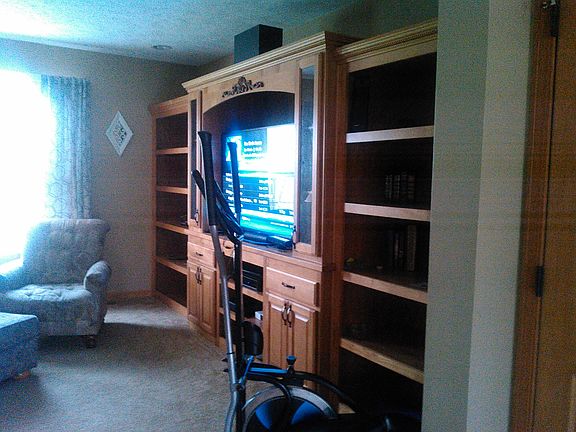 LR Built in Book Case/TV