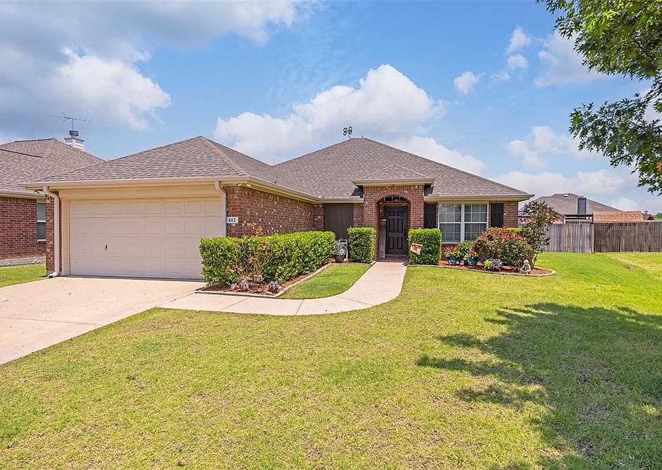 1st image of 402 Jasmine Cir