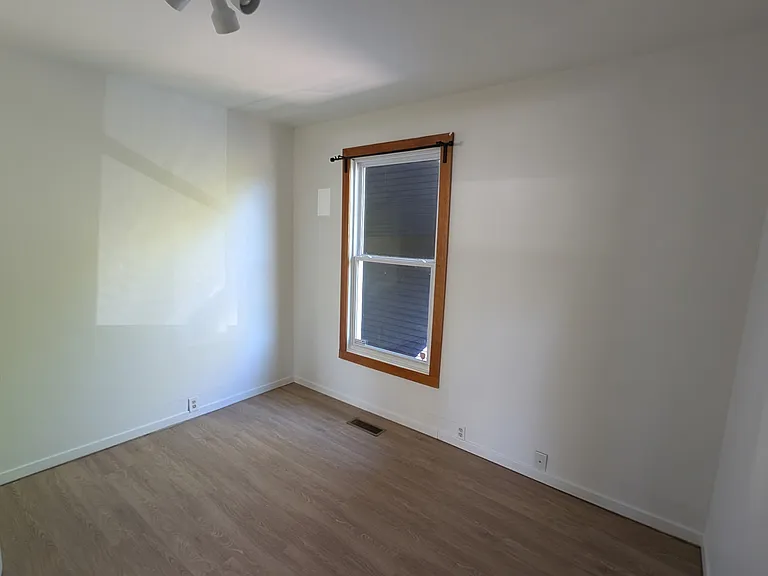 2200 Iron St — Photo 23