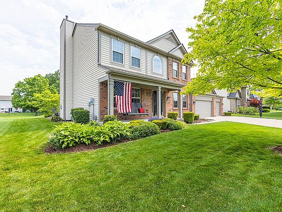 2nd image of 502 E Columbine Ln