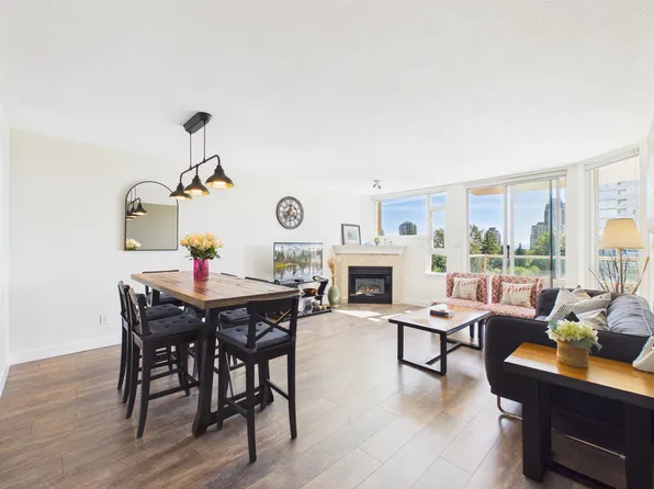 7108 Edmonds St #902, Burnaby, BC V3N 4X9