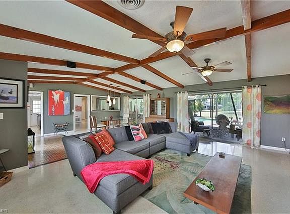 5th image of 1316 Longwood Dr