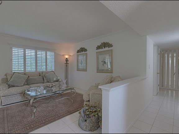 5th image of 2113 Solano Dr