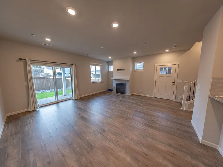 2333 S Brookside Pl — Photo 5