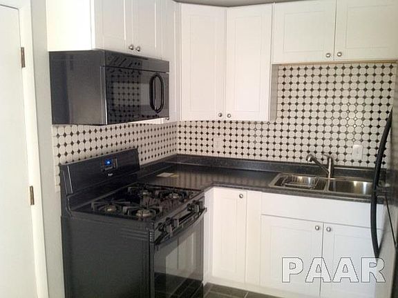 3rd image of 205 Winston Ln