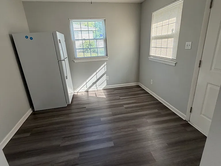 3013 Wedgedale Ave — Photo 7
