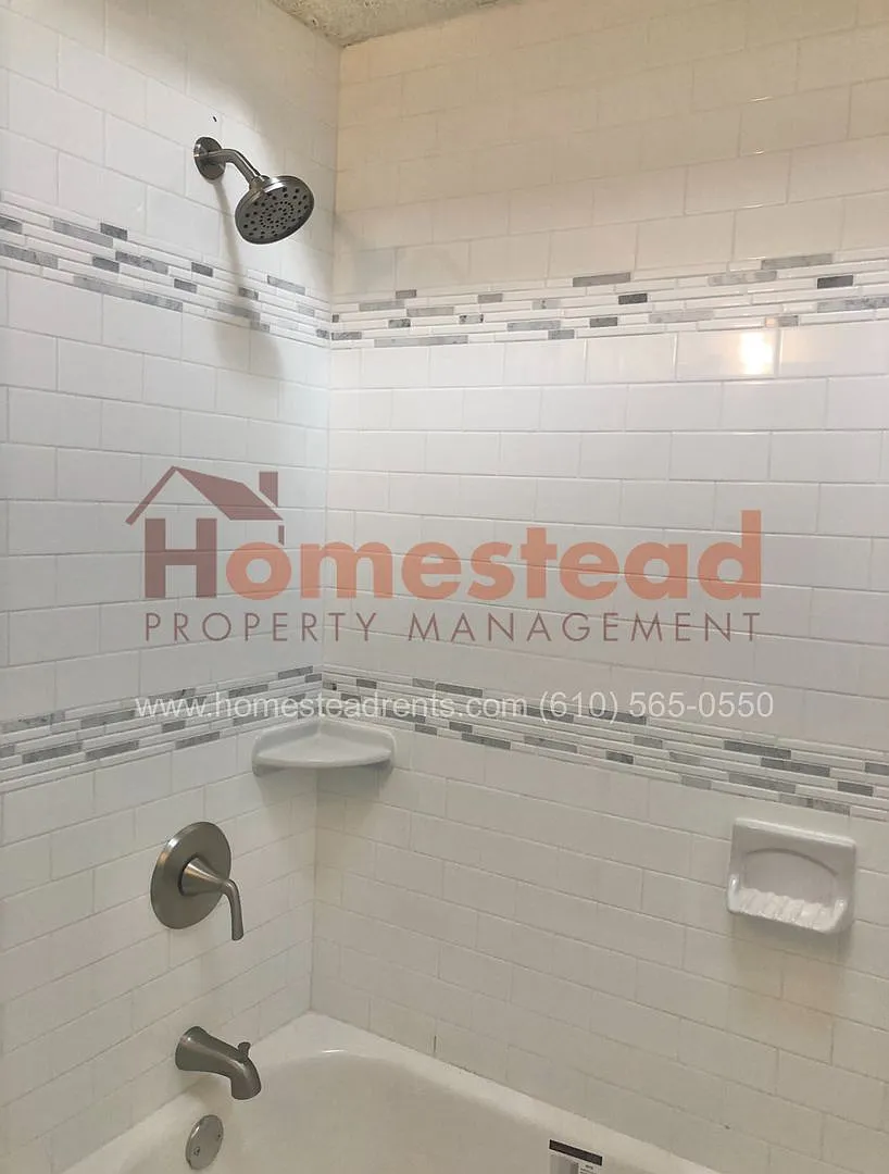 3 Bedroom HOME in Linwood! — Photo 2