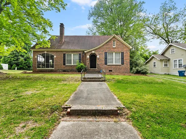 601 Highland Park Dr, Greenwood, SC 29649