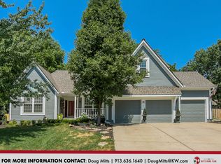 13916 S Brougham Cir, Olathe, KS 66062