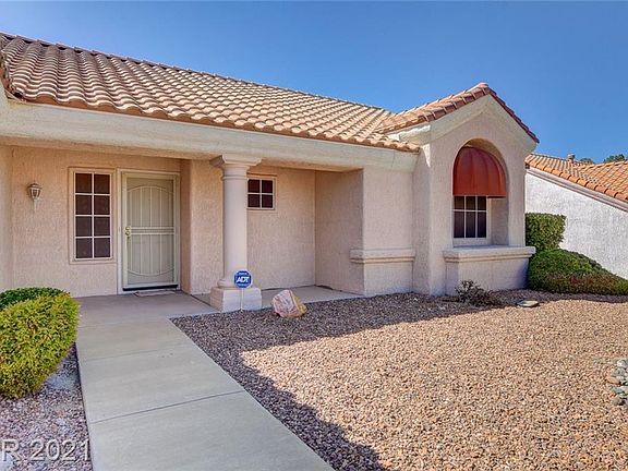 4th image of 2709 Lotus Hill Dr