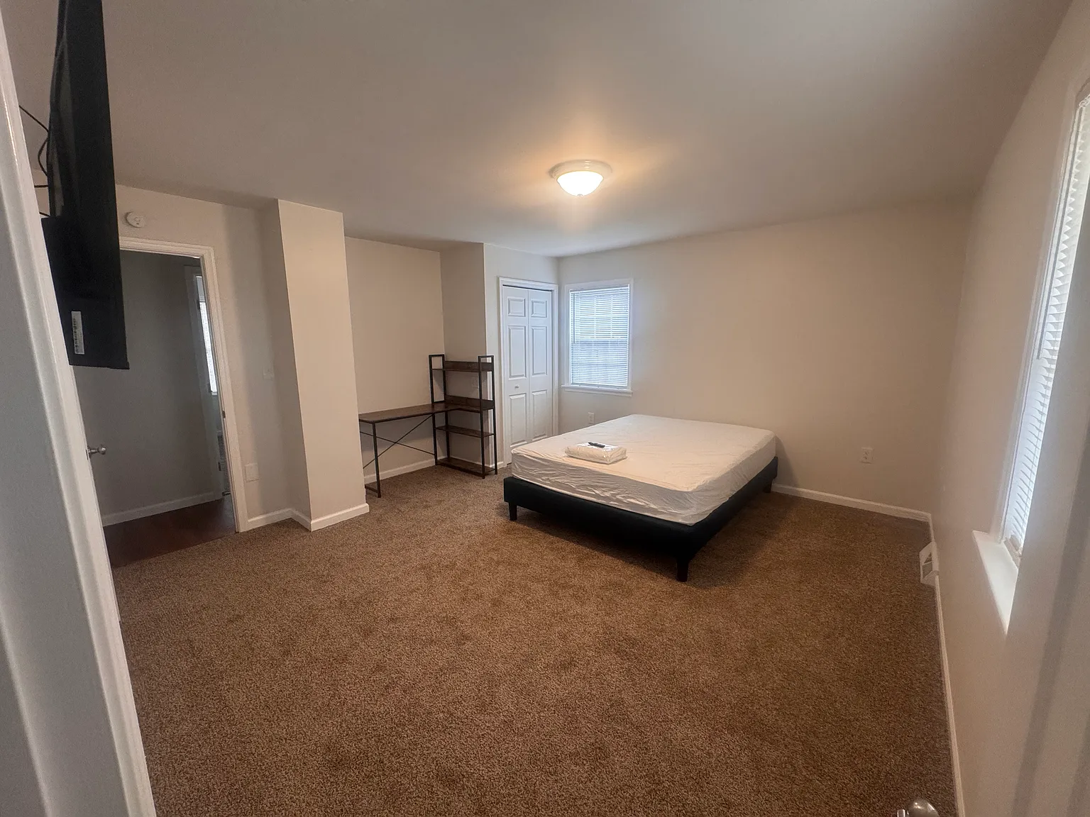 3 bed, 2.5 bath, 1232 sqft, $750 — Photo 3