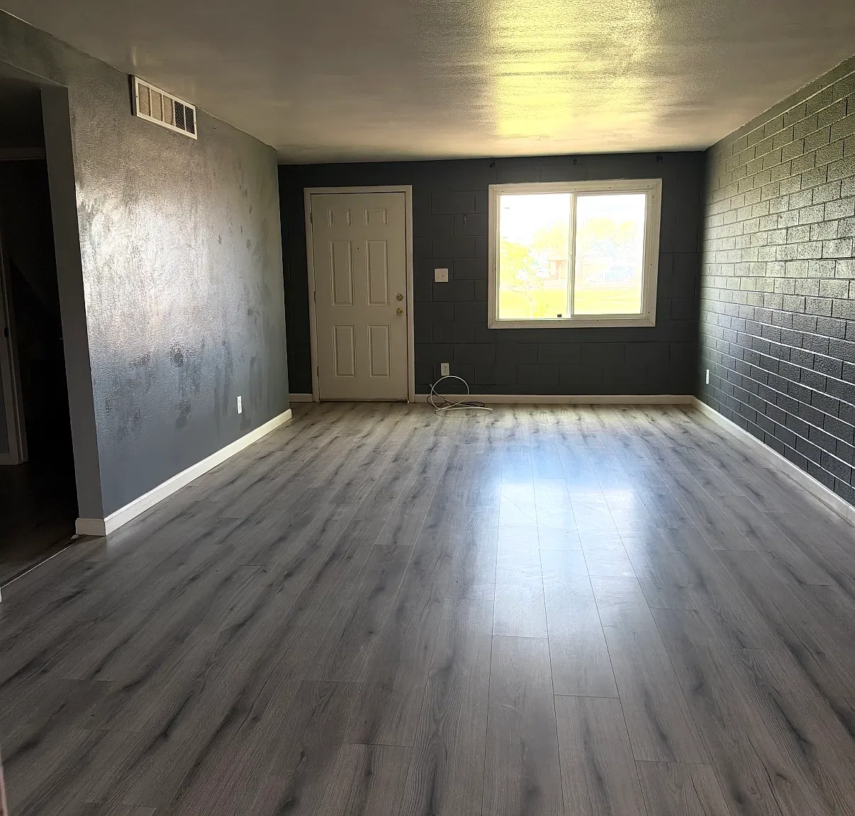3 bed, 1170 sqft, $1,700 — Photo 2