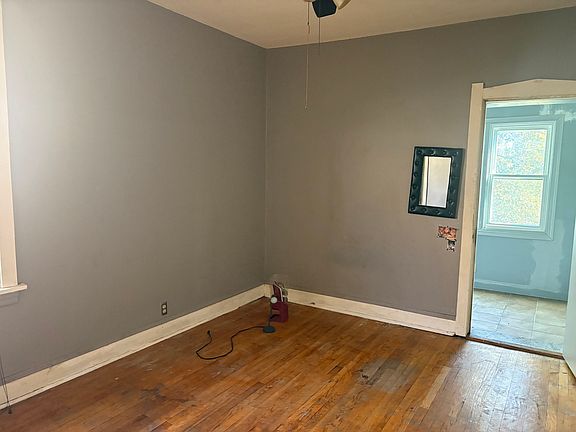 5th image of 1621 N Meade Ave