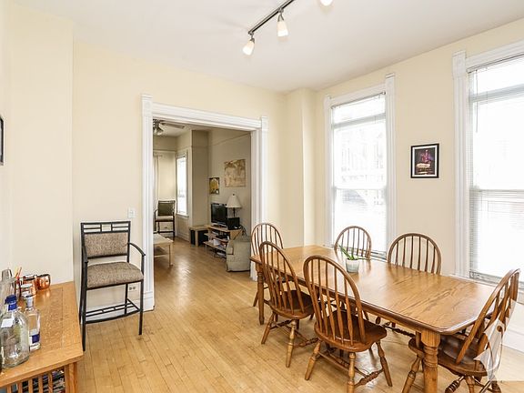 4th image of 3212 N Kenmore Ave #1B