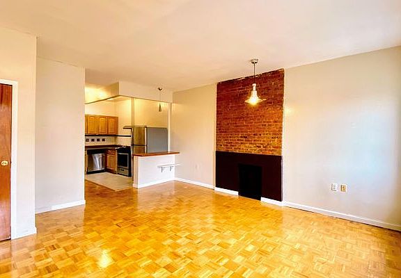 3rd image of 25 E 129th St APT 4
