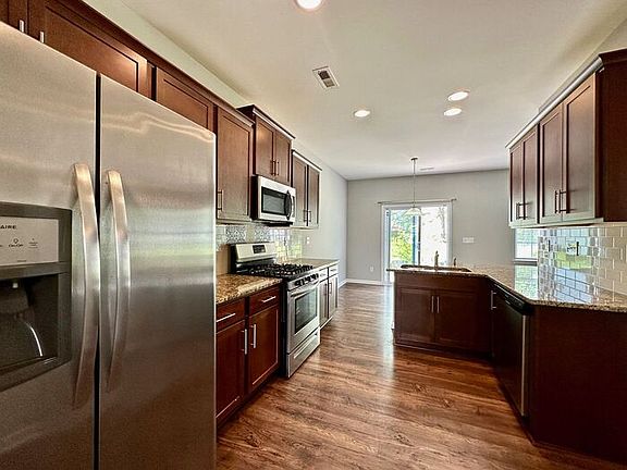 3rd image of 2227 Apple Glen Ln