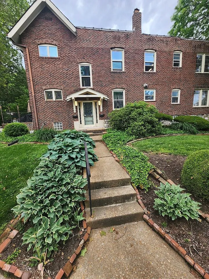 2 bed, 1600 sqft, $2,350 — Photo 2
