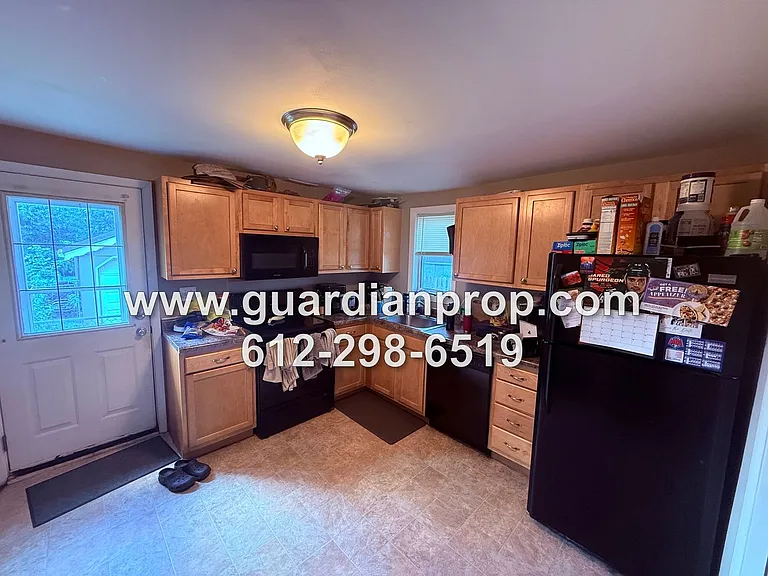1716 Hewitt Ave — Photo 3