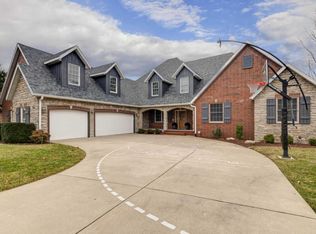 3234 W Parkhaven Bnd, Springfield, MO 65810