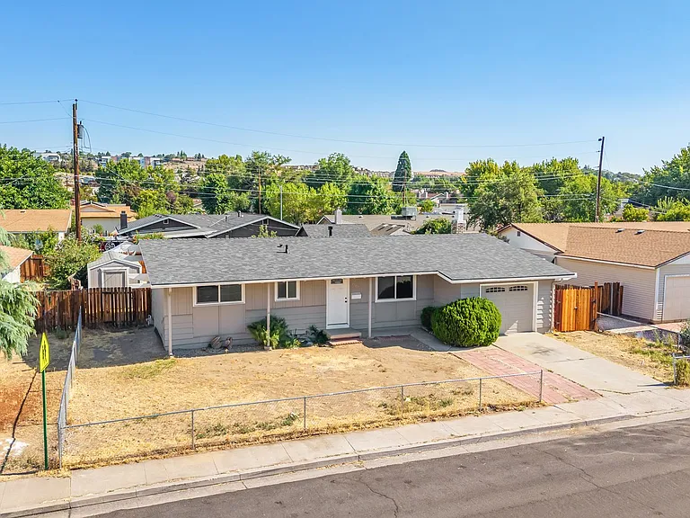 2565 Pequop St — Photo 3