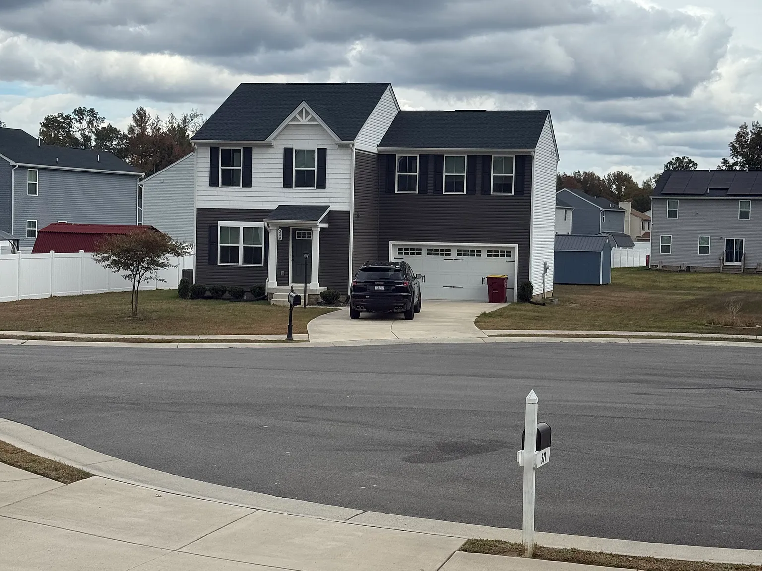 4 bed, 2.5 bath, 1880 sqft, $2,600 — Photo 2