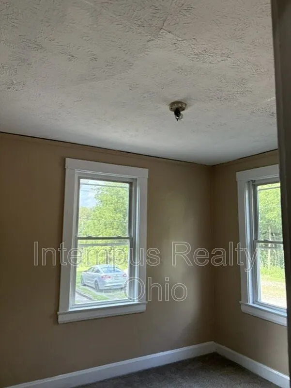 3 bed, 1.0 bath, $850 — Photo 4