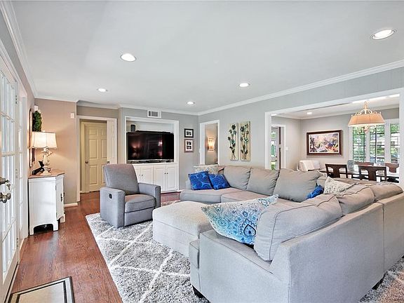 5th image of 10022 Piping Rock Ln
