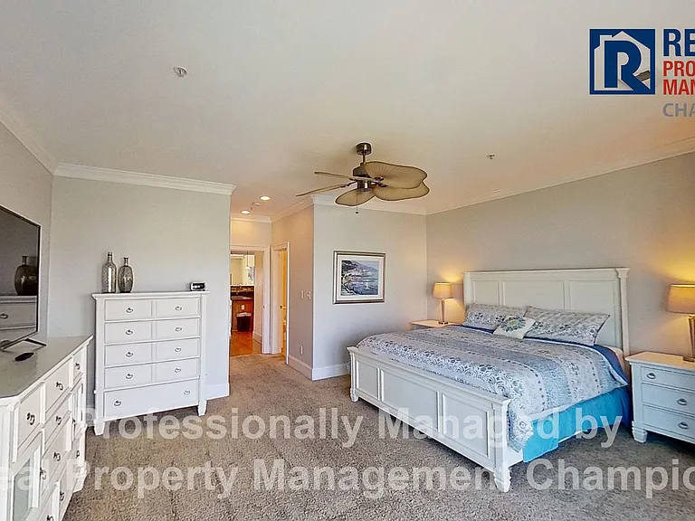 307 N Lake Park Blvd #202 — Photo 11