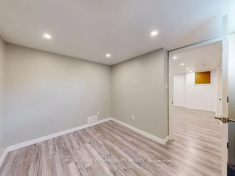 77 Glenburn Ave — Photo 27