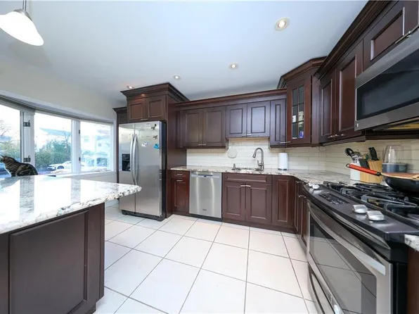 969 Armstrong Avenue image 20 of 34