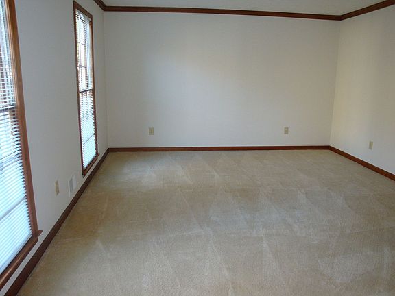 Large Living Room/Office/Den