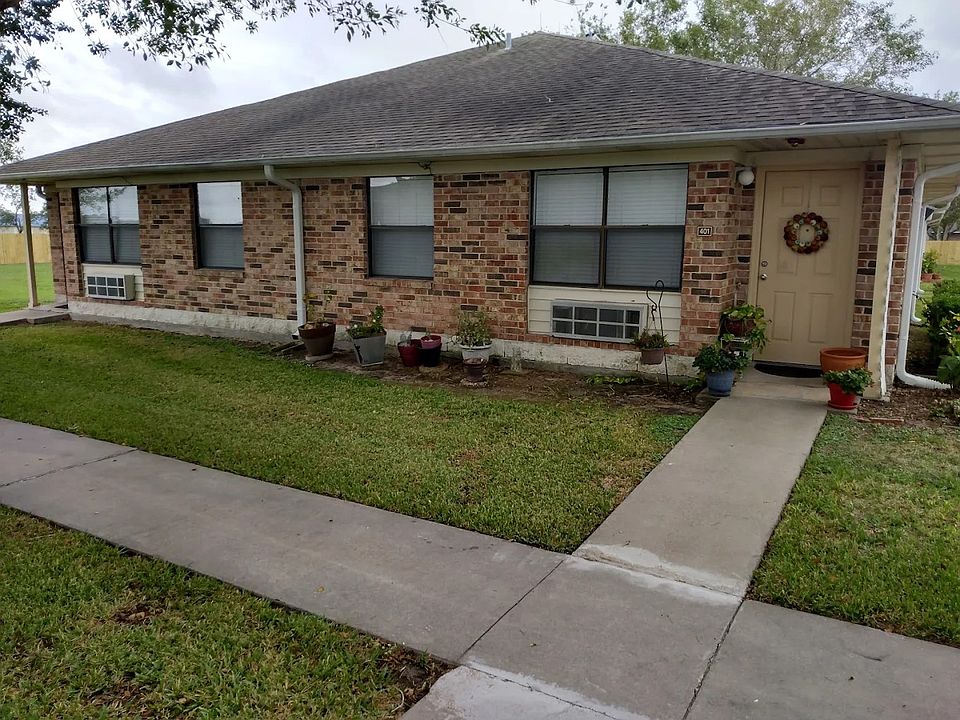 1st image of 1207 Miracle Dr #1207