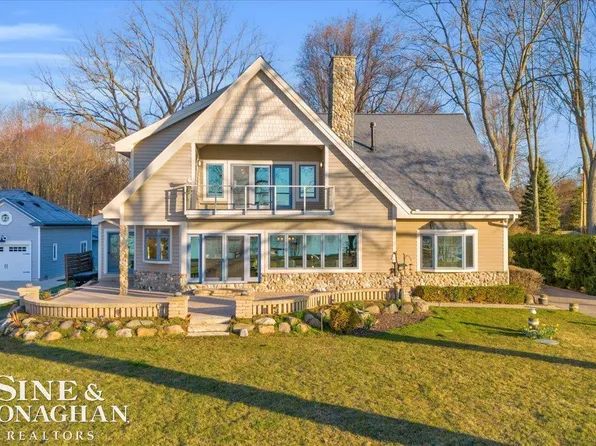 1788 S Channel Dr, Harsens Island, MI 48028