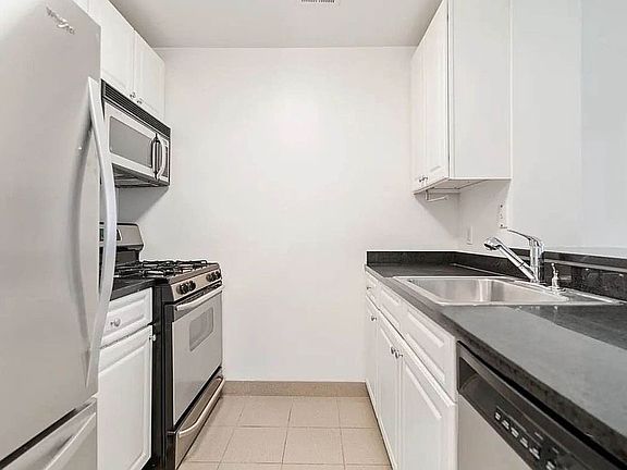 3rd image of 1955 1st Ave #5111
