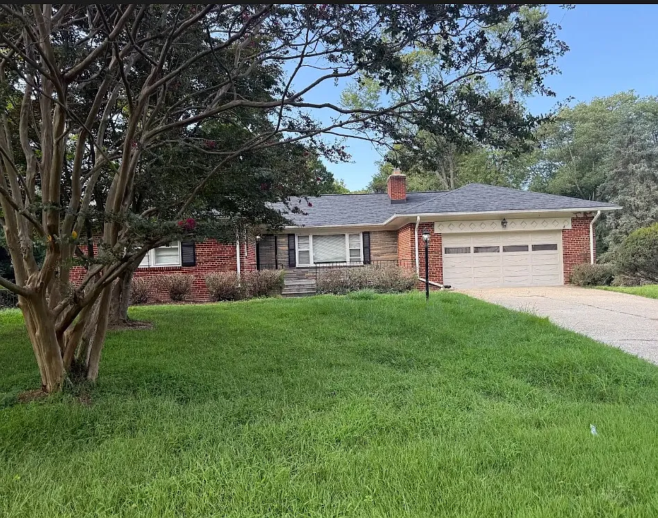 5 bed, 3016 sqft, $3,895 — Photo 1