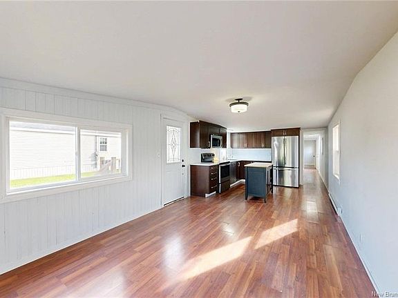 5th image of 12 Midway Dr