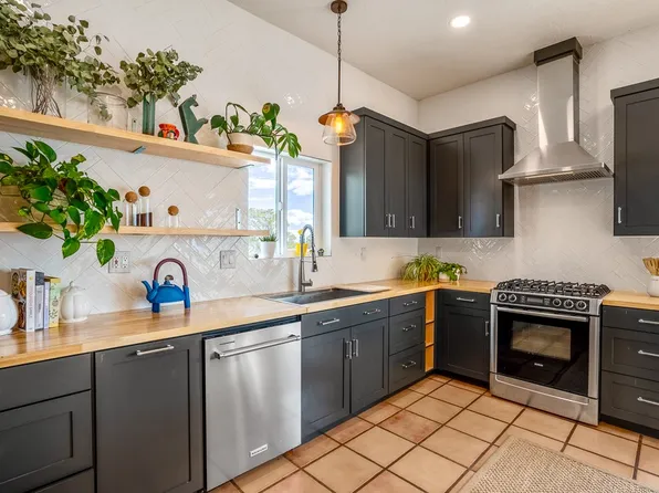 6 Floresta Dr, Santa Fe, NM 87508