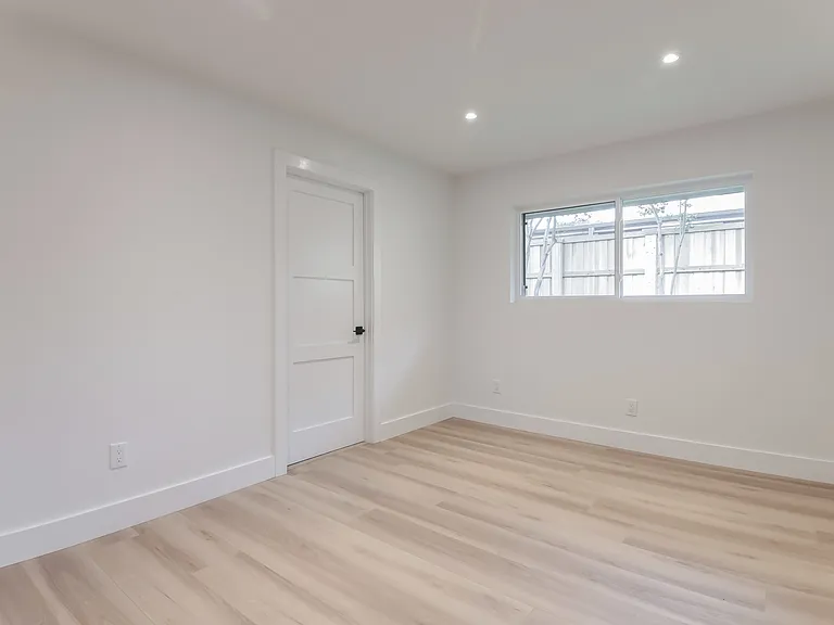 2418 Grandview Dr — Photo 22
