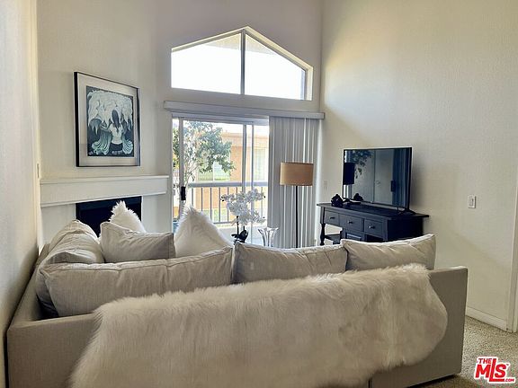 2nd image of 5535 Canoga Ave APT 319