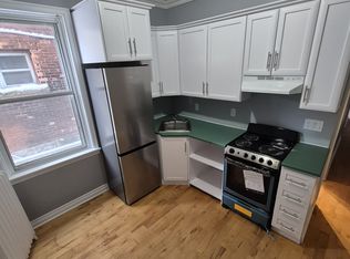 327 Somerset St E #1, Ottawa, ON K1N6W4