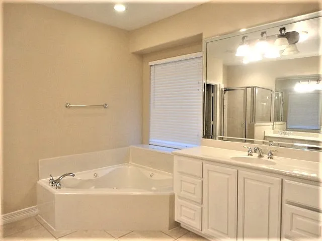 325 Lancaster Ln — Photo 15
